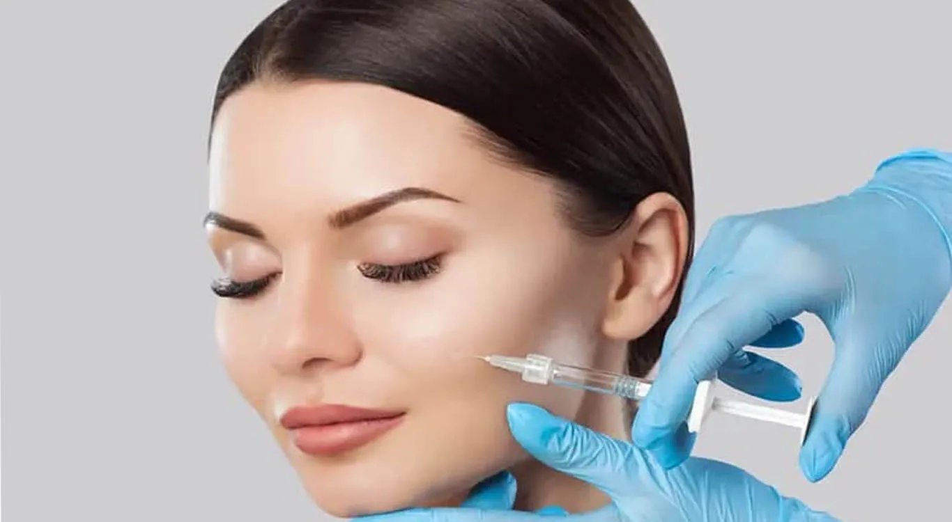 Cheek-filler-injection-or-cheek-tuck